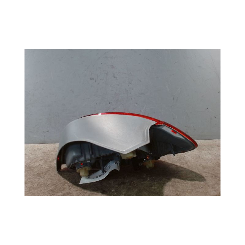 FEU ARRIERE GAUCHE  TOYOTA YARIS 2003-