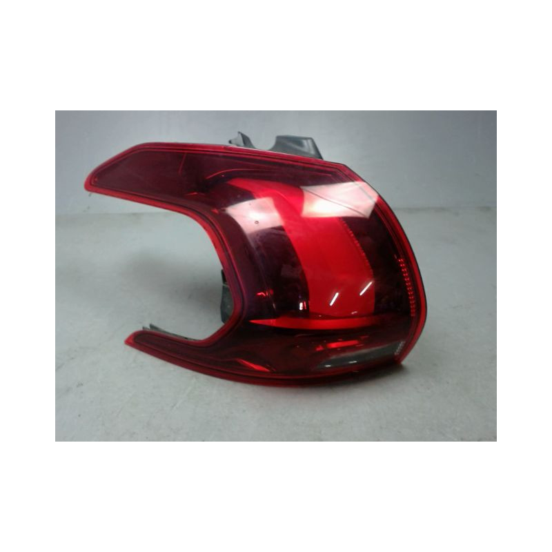 FEU ARRIERE GAUCHE  PEUGEOT 2008