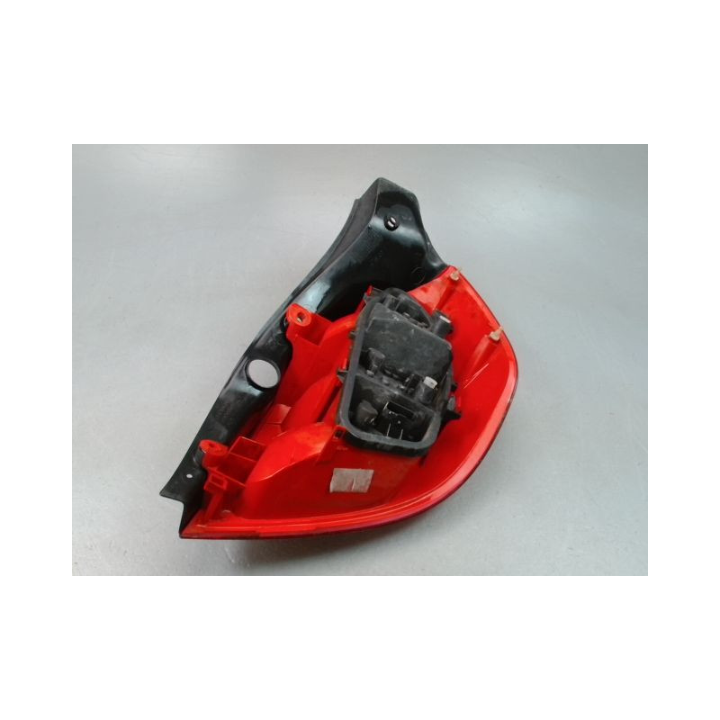 FEU ARRIERE GAUCHE  RENAULT CLIO III Phase 1 2005-2009