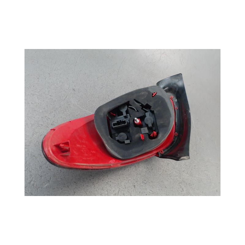 FEU ARRIERE GAUCHE  PEUGEOT 206