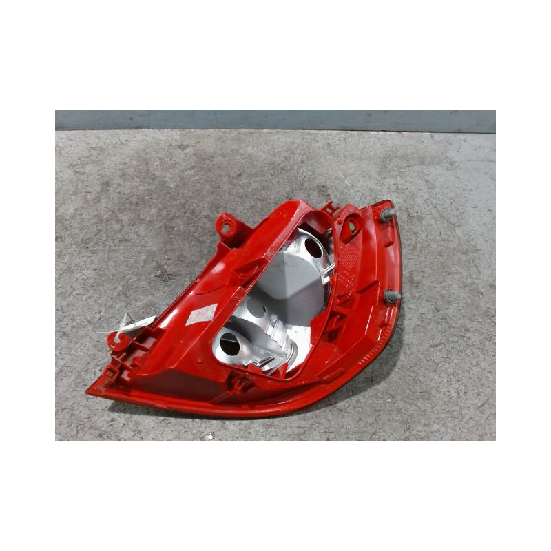 FEU ARRIERE GAUCHE  RENAULT CLIO III 2010-