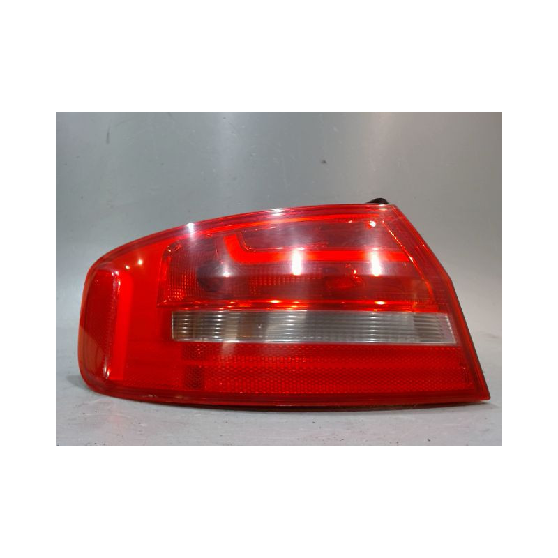 FEU ARRIERE GAUCHE  AUDI A4