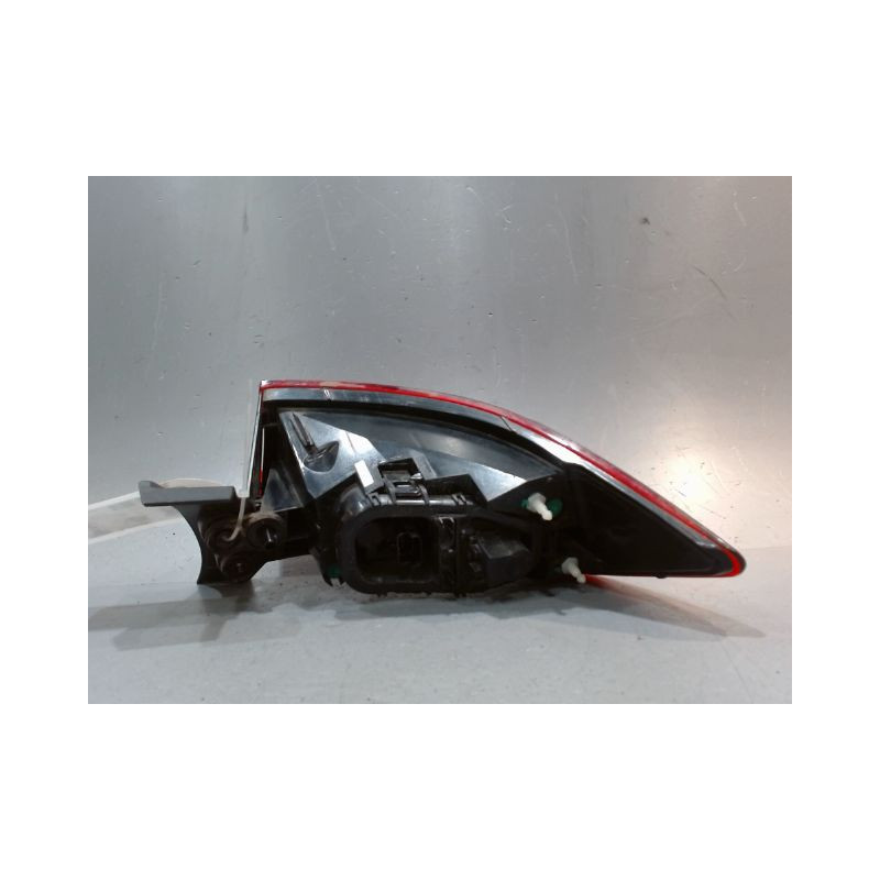 FEU ARRIERE GAUCHE  RENAULT CLIO