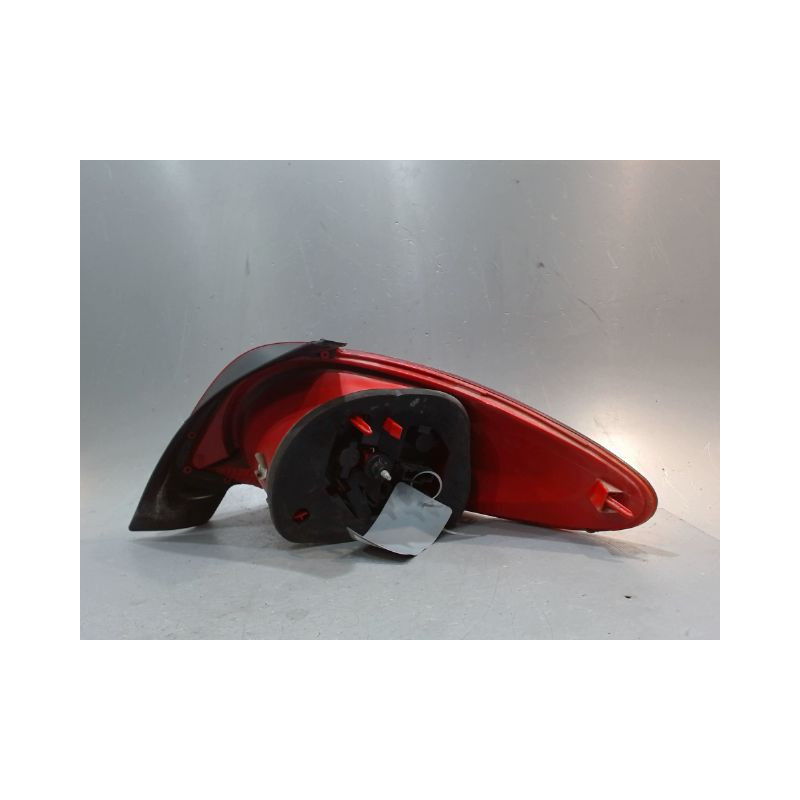 FEU ARRIERE GAUCHE  PEUGEOT 206