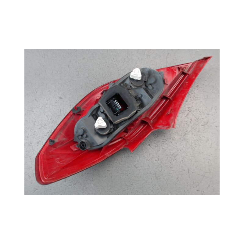 FEU ARRIERE GAUCHE  OPEL CORSA