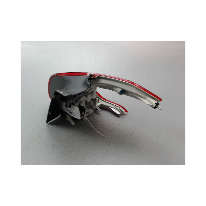 FEU ARRIERE GAUCHE  PEUGEOT 2008 Phase 1 2013-...
