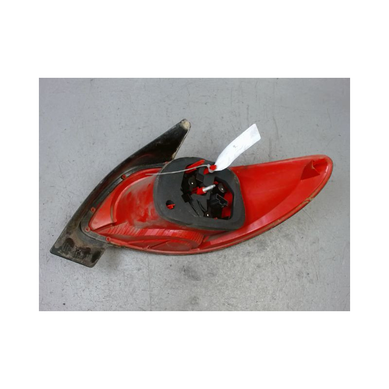 FEU ARRIERE GAUCHE  PEUGEOT 206+ 2009-