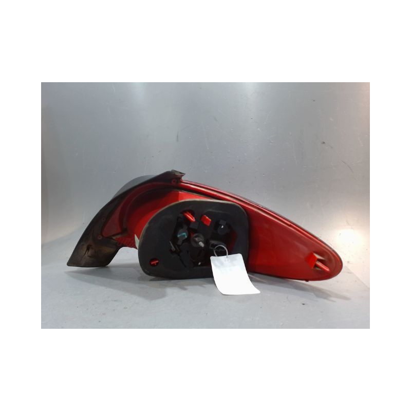 FEU ARRIERE GAUCHE  PEUGEOT 206