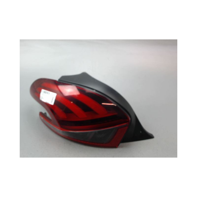 FEU ARRIERE GAUCHE  PEUGEOT 208 Phase 1 2012-...