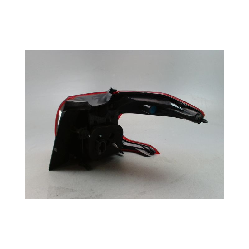 FEU ARRIERE GAUCHE  PEUGEOT 2008 Phase 1 2013-...