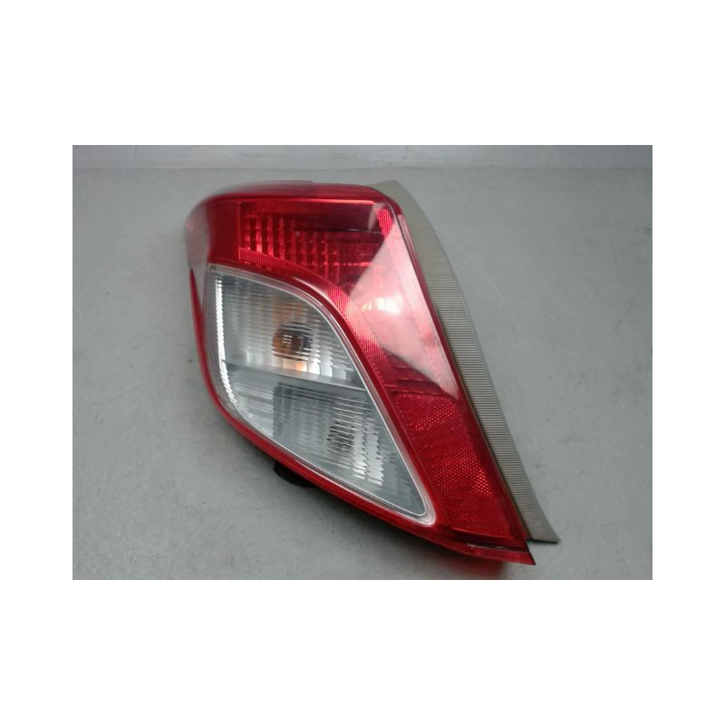 FEU ARRIERE GAUCHE  TOYOTA YARIS
