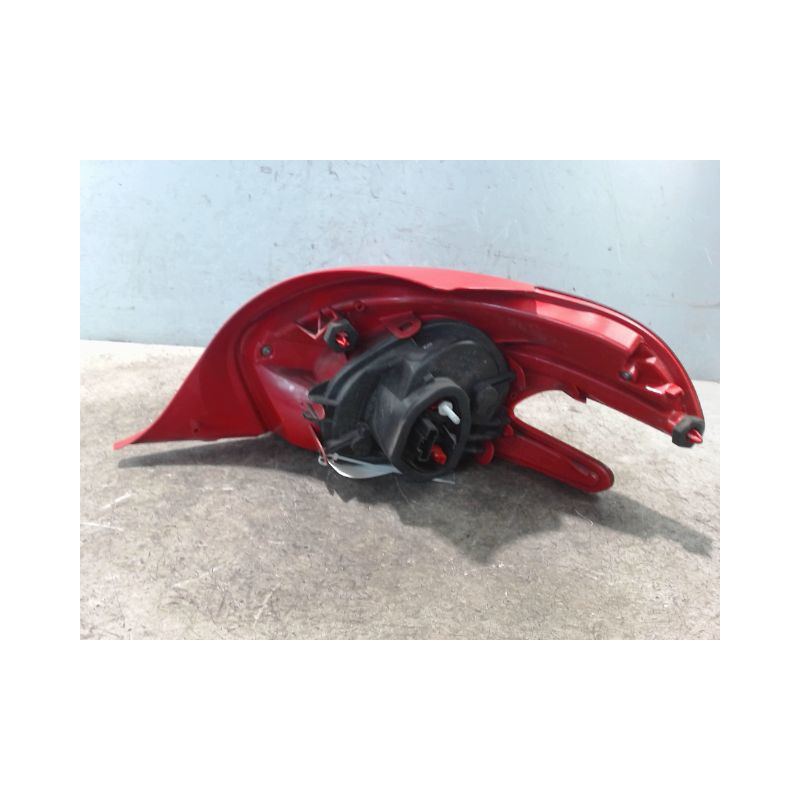 FEU ARRIERE GAUCHE  PEUGEOT 208