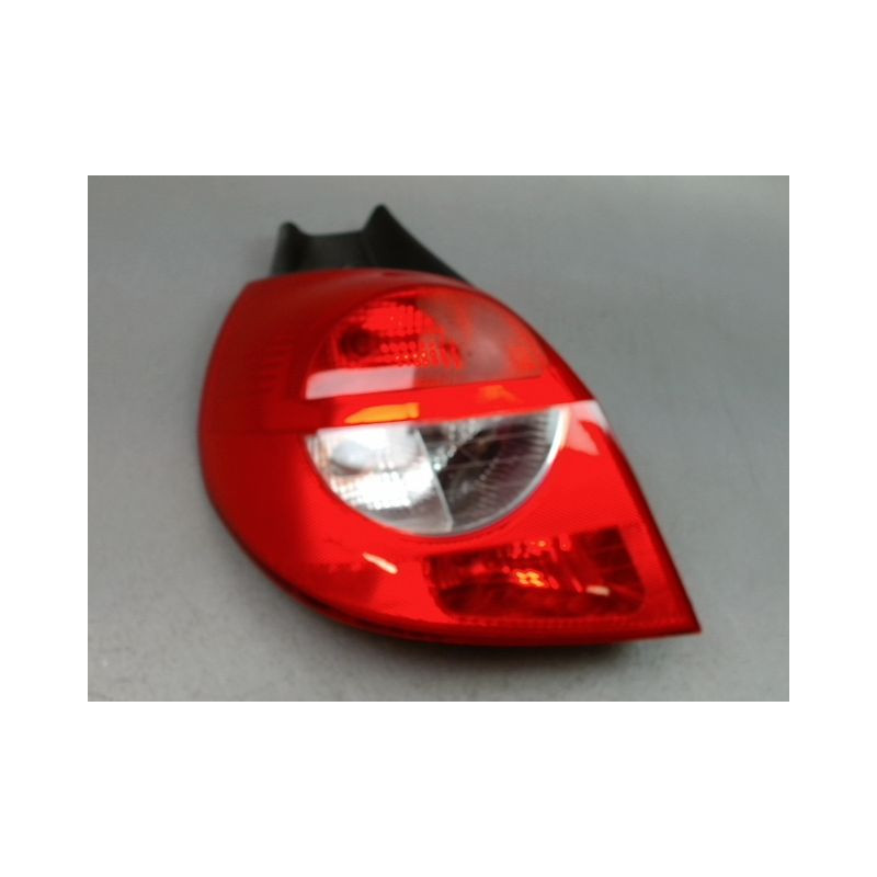 FEU ARRIERE GAUCHE  RENAULT CLIO