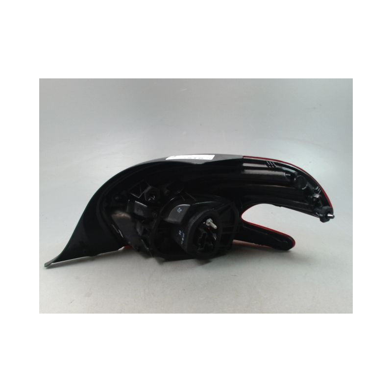 FEU ARRIERE GAUCHE  PEUGEOT 208 Phase 1 2012-...