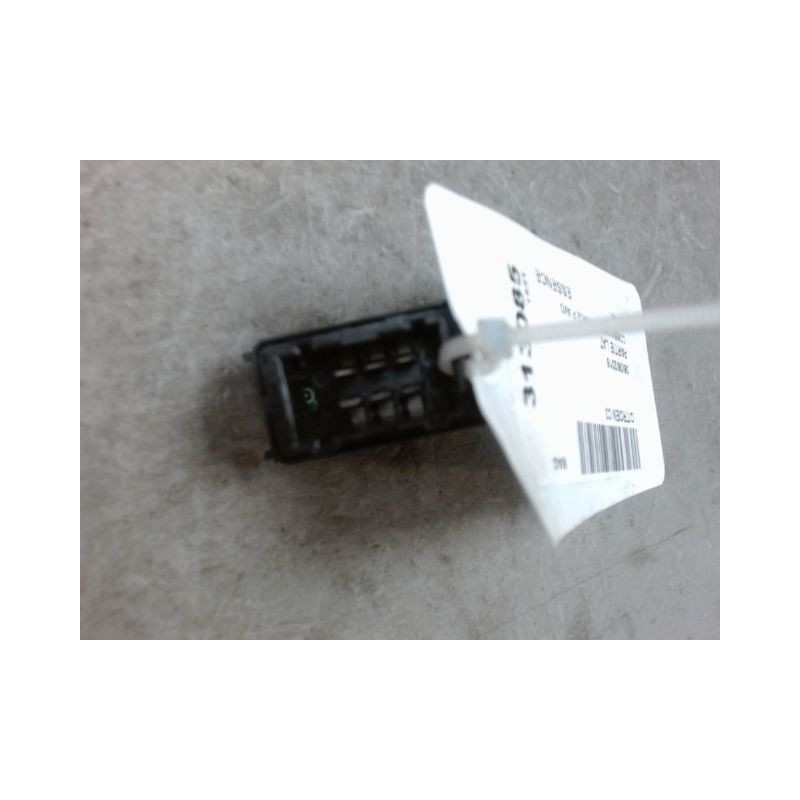 COMMANDE LEVE-GLACE PORTE AVD CITROEN C3