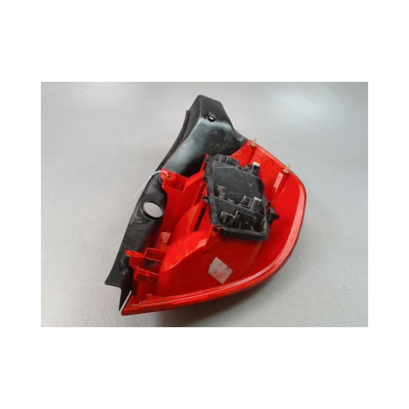 FEU ARRIERE GAUCHE  RENAULT CLIO III Phase 1 2005-2009