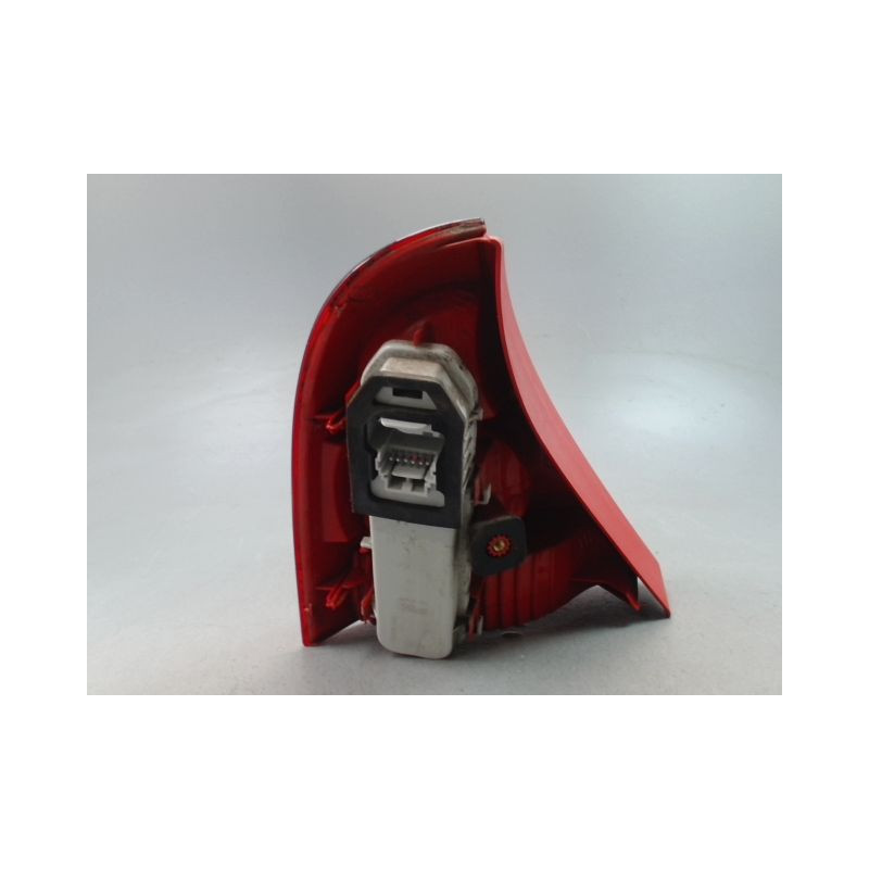 FEU ARRIERE DROIT RENAULT CLIO II Phase 2 2001-2006