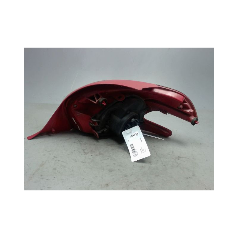 FEU ARRIERE GAUCHE  PEUGEOT 208
