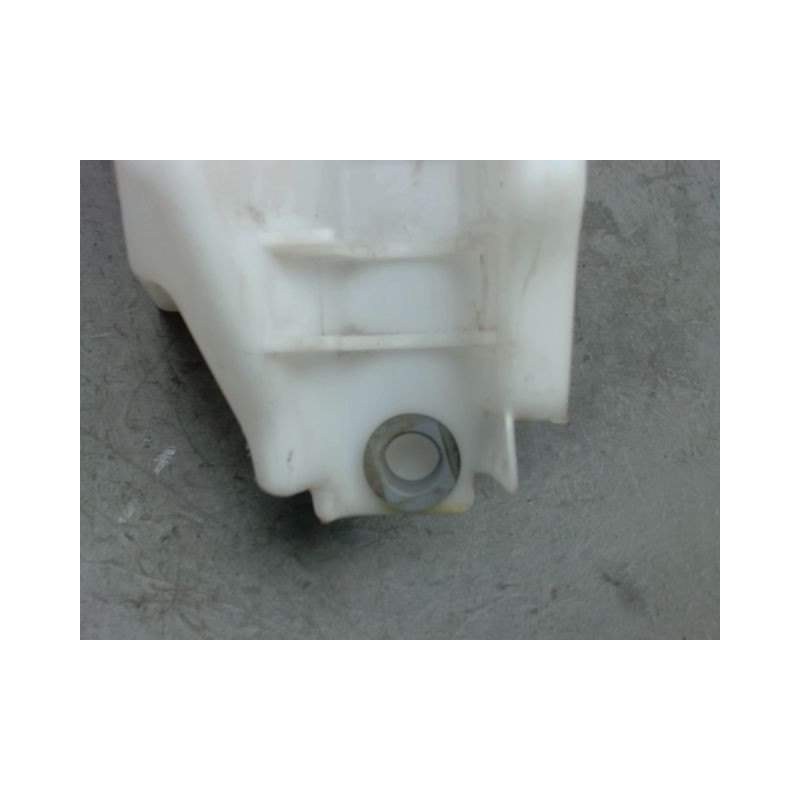 RESERVOIR LAVE-GLACE AVANT NISSAN JUKE
