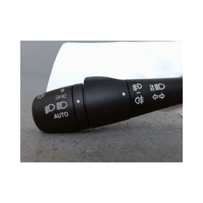 COMMANDE CLIGNOTANT RENAULT CAPTUR