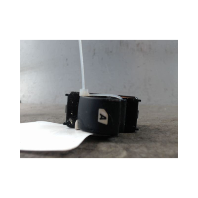 COMMANDE LEVE-GLACE PORTE AVG PEUGEOT PARTNER TEPEE 2008-