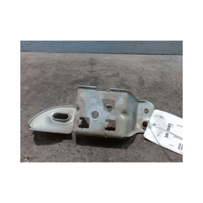 SUPPORT PARE-CHOC AVG RENAULT TWINGO PH.3 2000-2007