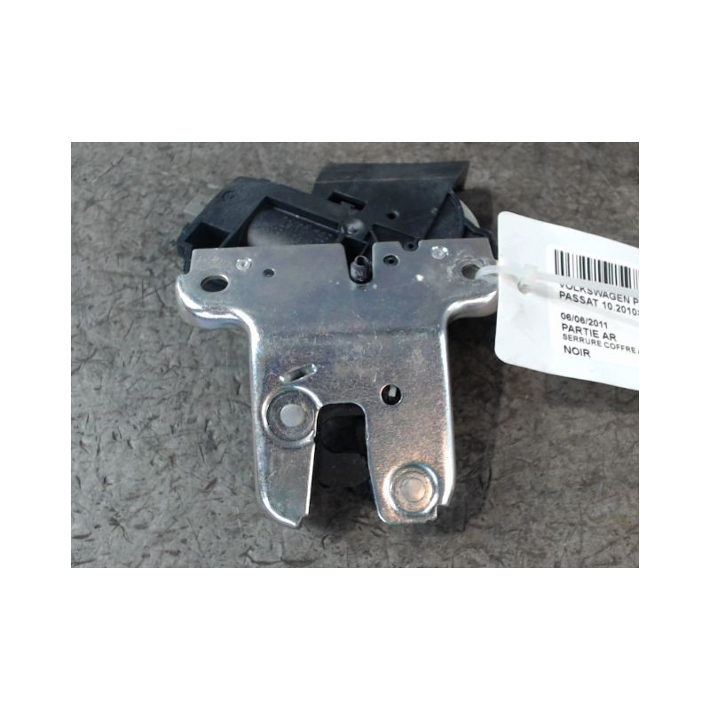 SERRURE COFFRE ARRIERE VOLKSWAGEN PASSAT 2010-