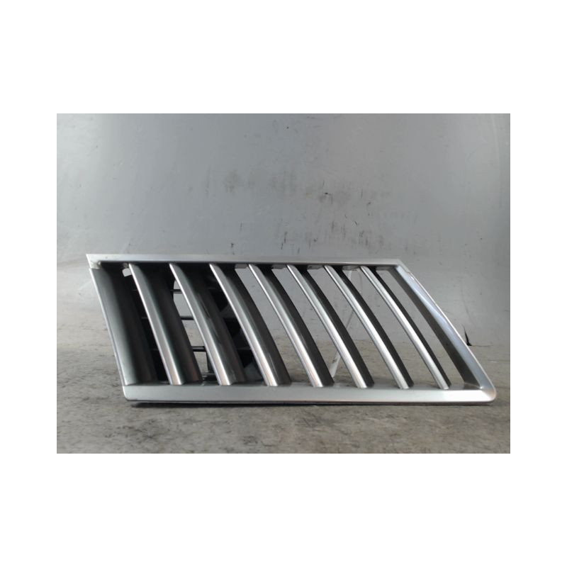 GRILLE CALANDRE DROIT RENAULT VELSATIS