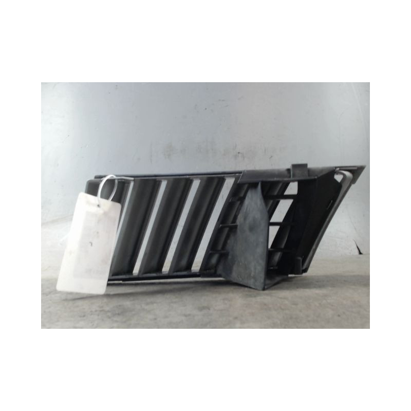 GRILLE CALANDRE DROIT RENAULT VELSATIS