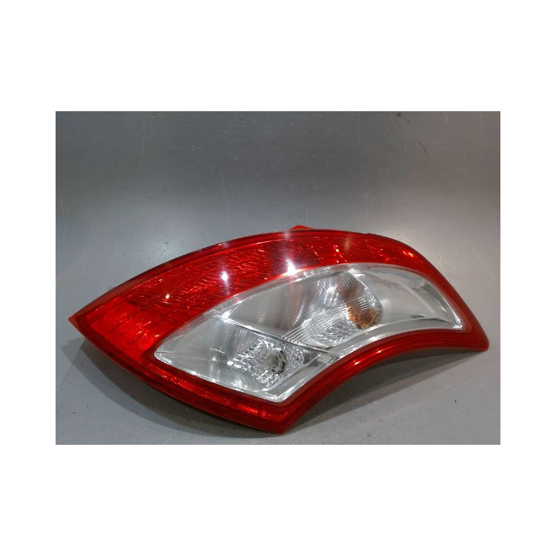 FEU ARRIERE DROIT SUZUKI SWIFT