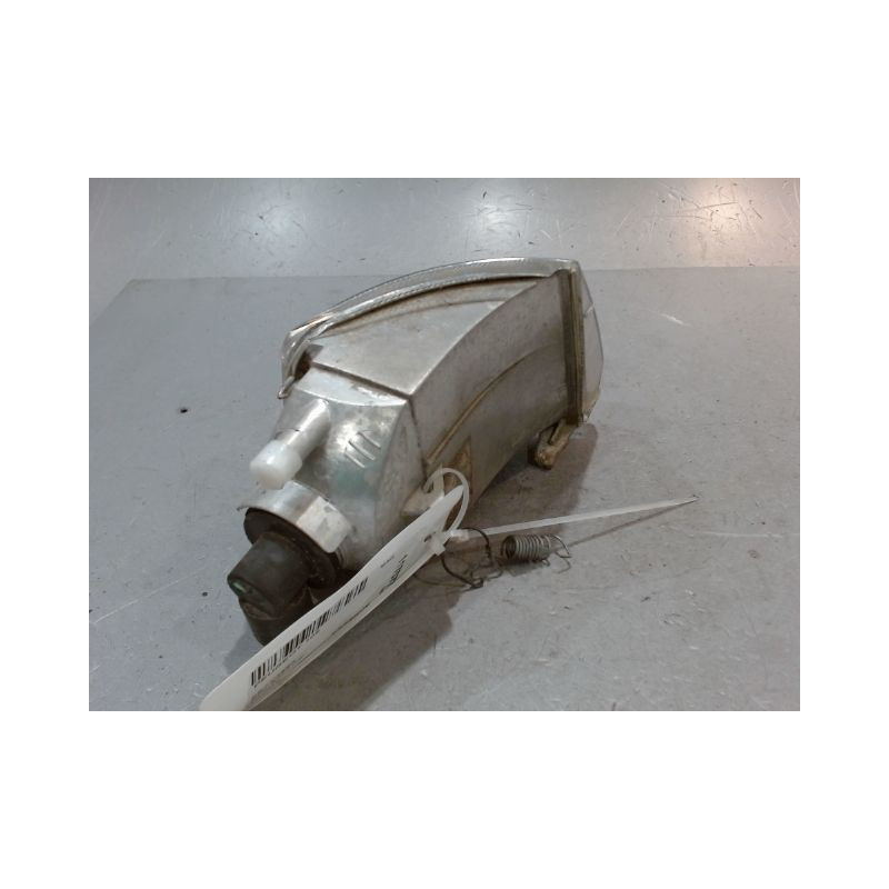 CLIGNOTANT GAUCHE PEUGEOT 106