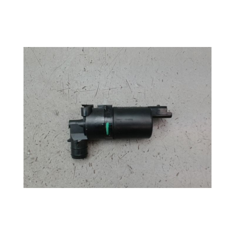 POMPE LAVE-GLACE AVANT RENAULT EXPRESS