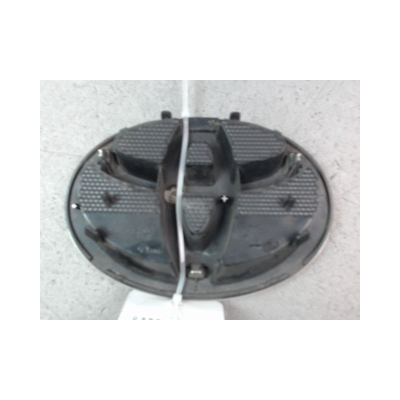 SIGLE CALANDRE TOYOTA VERSO 2010-