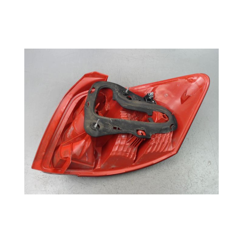 FEU ARRIERE GAUCHE  TOYOTA AURIS I Phase 1 2007-2010