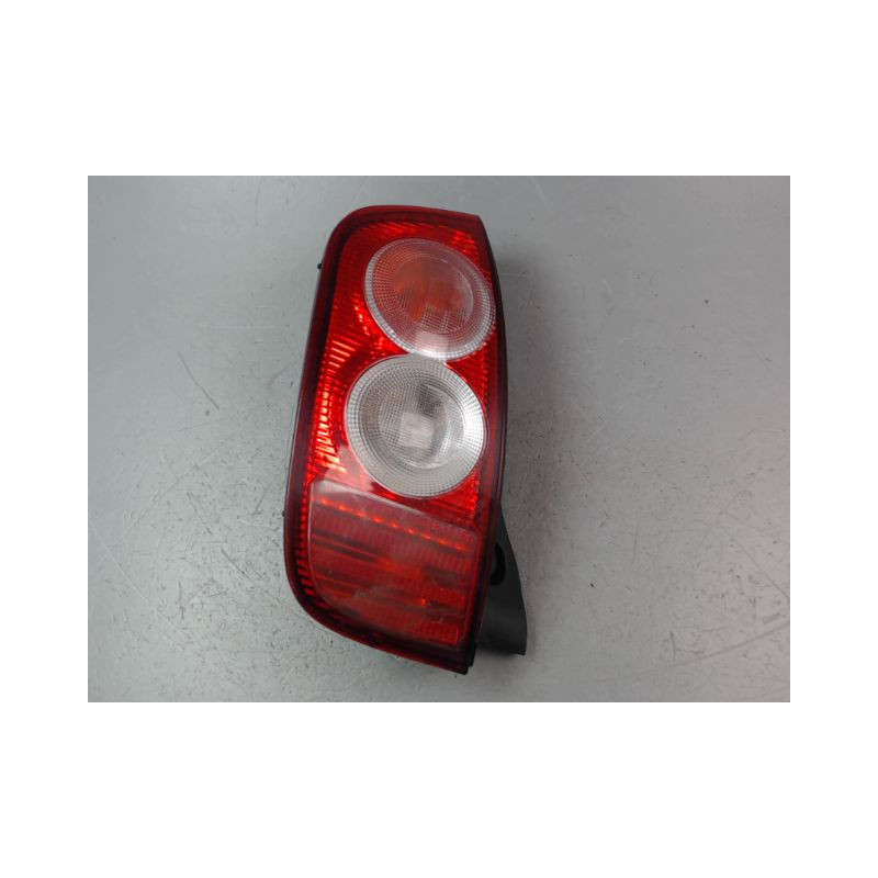 FEU ARRIERE GAUCHE  NISSAN MICRA III Phase 1 2003-2005