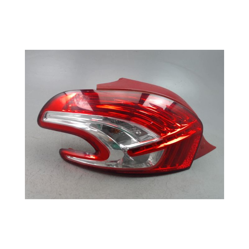 FEU ARRIERE GAUCHE  PEUGEOT 208 Phase 1 2012-...