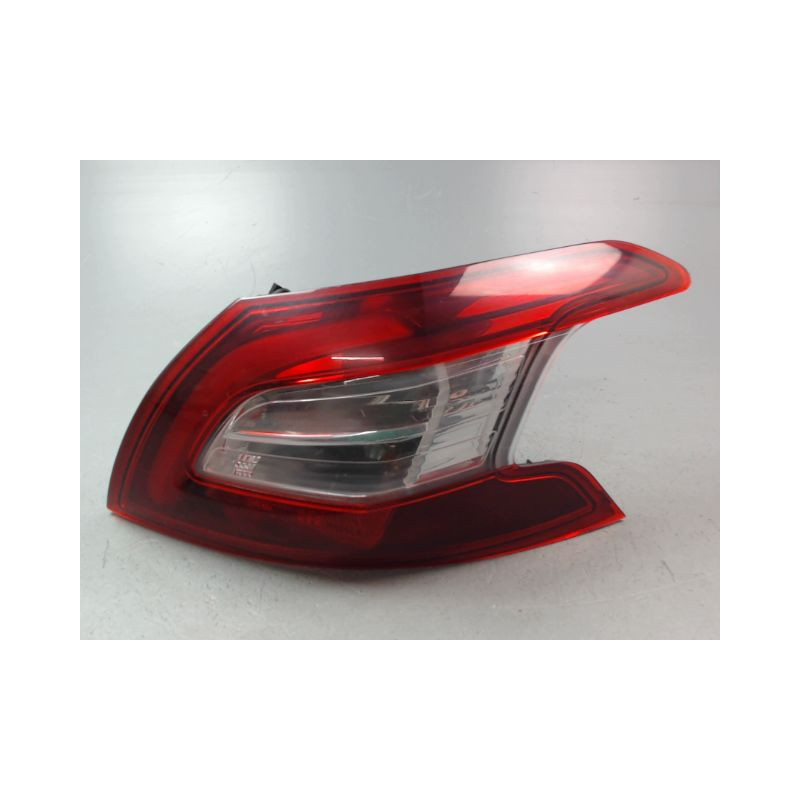 FEU ARRIERE DROIT PEUGEOT 308 2009-