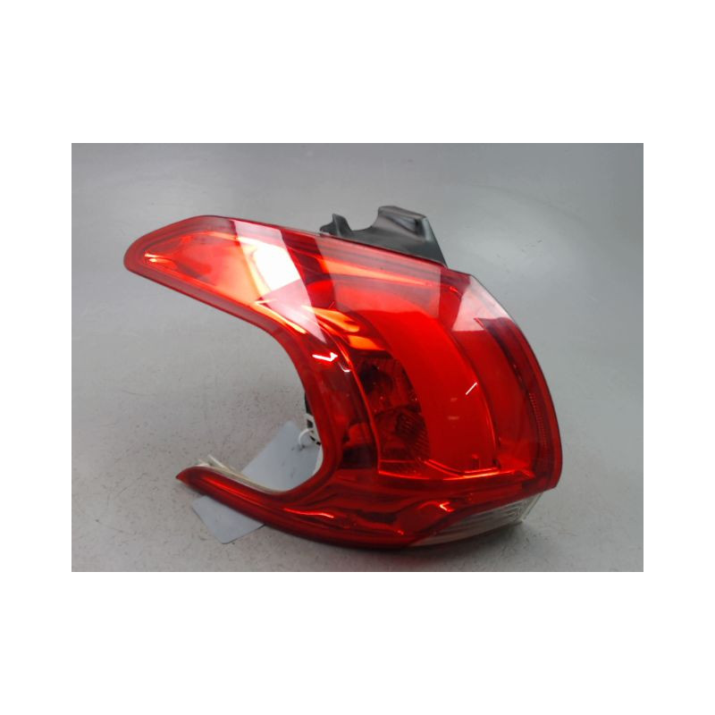 FEU ARRIERE GAUCHE  PEUGEOT 2008 Phase 1 2013-...