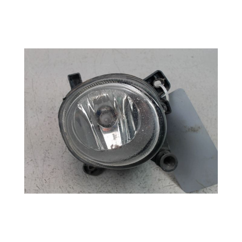 PHARE ANTIBROUILLARD AVANT DROIT AUDI A4