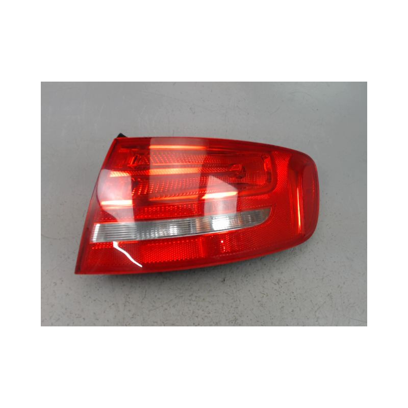 FEU ARRIERE DROIT AUDI A4