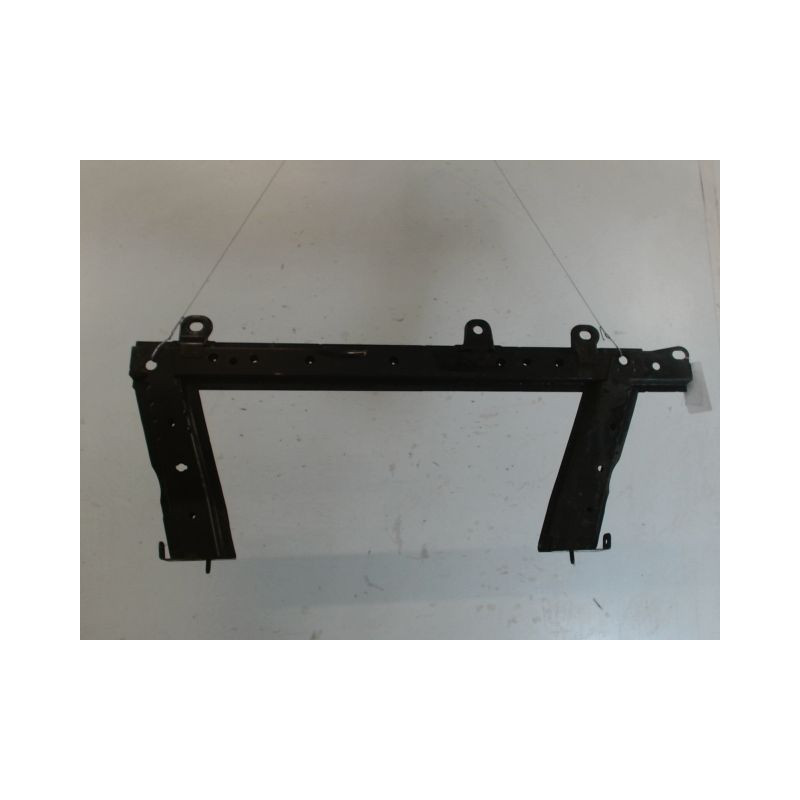 TRAVERSE INFERIEURE ARMATURE AVANT RENAULT CLIO