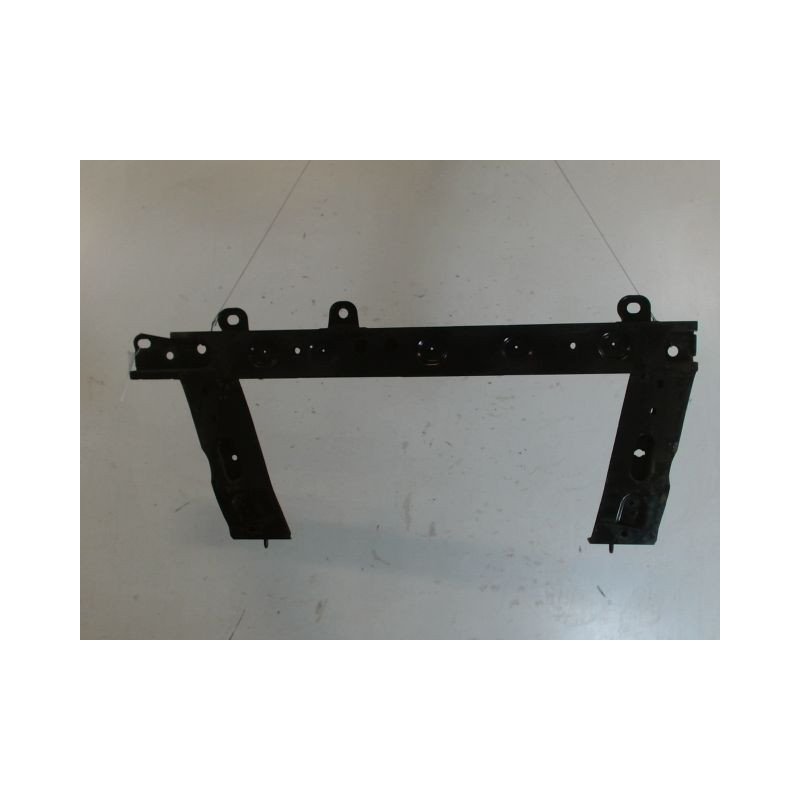 TRAVERSE INFERIEURE ARMATURE AVANT RENAULT CLIO