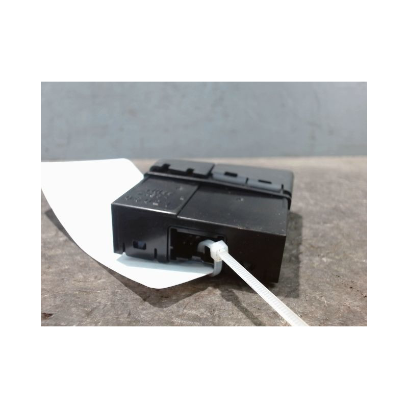 BOUTON DE WARNING SUZUKI SX4