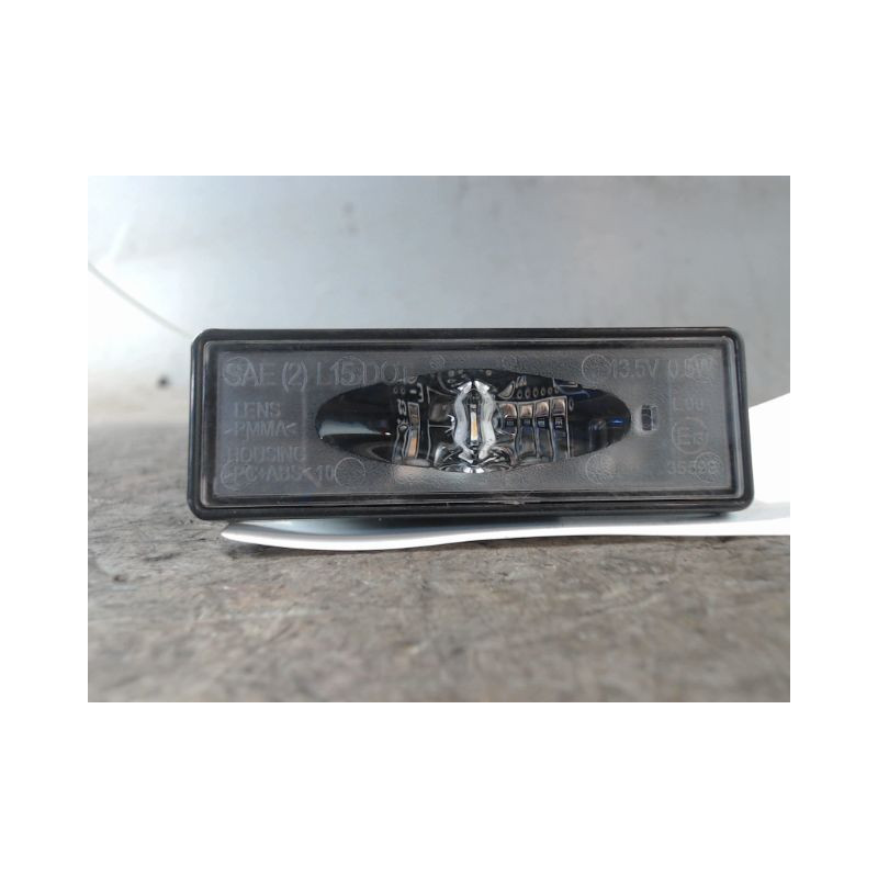 ECLAIREUR PLAQUE DE POLICE GAUCHE DACIA SANDERO 2008-