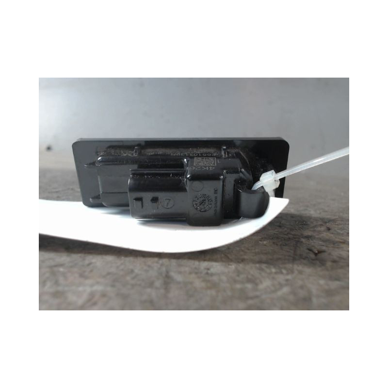 ECLAIREUR PLAQUE DE POLICE GAUCHE DACIA SANDERO 2008-