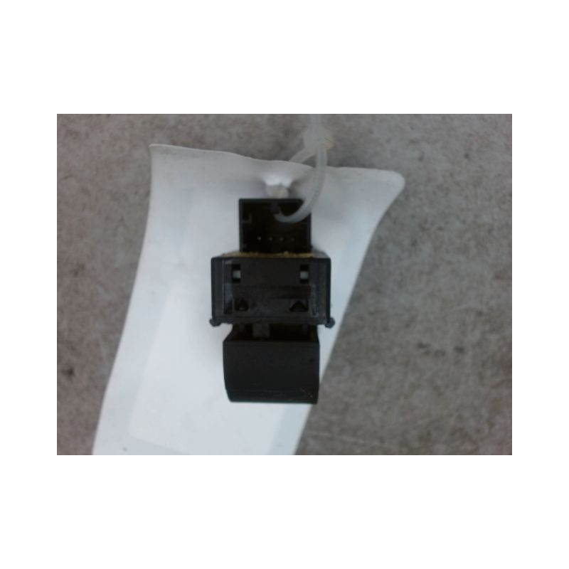 COMMANDE LEVE-GLACE PORTE AVD AUDI A3