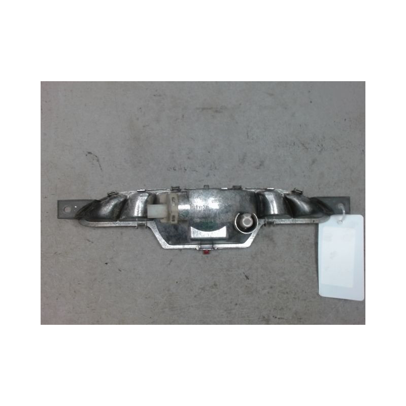FEU BROUILLARD CENTRAL ARRIERE PEUGEOT 208