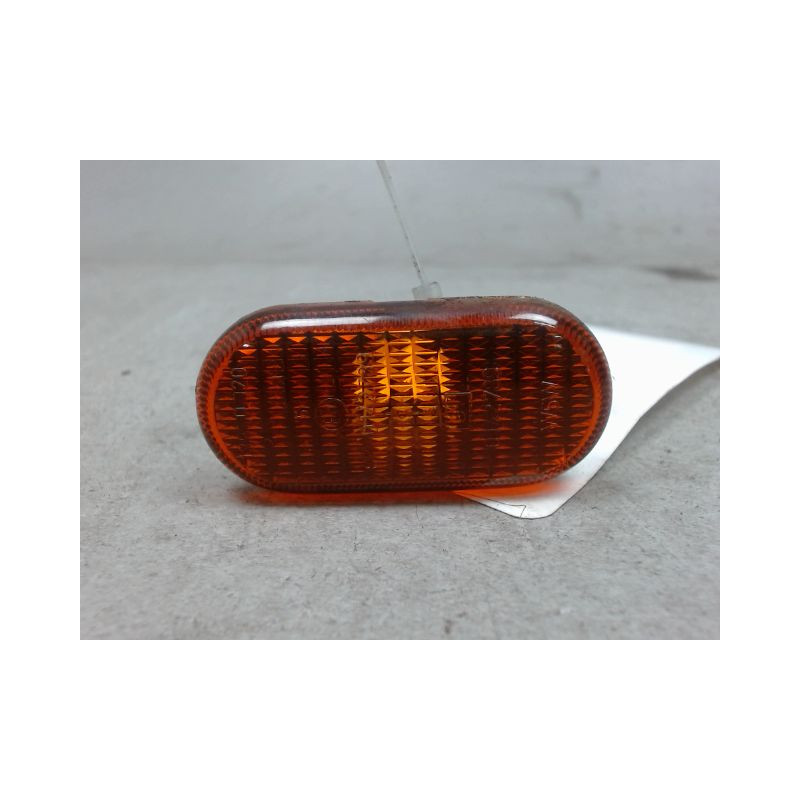 REPETITEUR AILE DROIT RENAULT CLIO