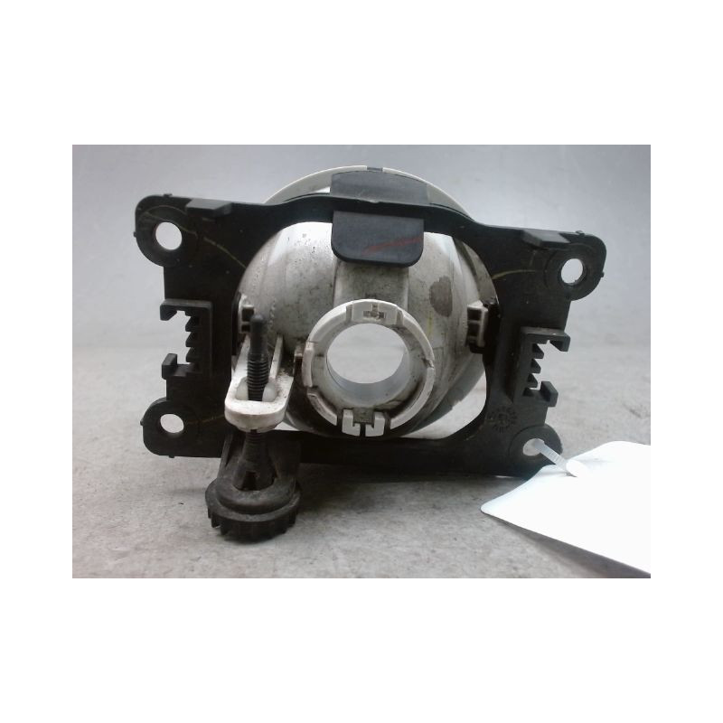 PHARE ANTIBROUILLARD AVANT GAUCHE PEUGEOT 208