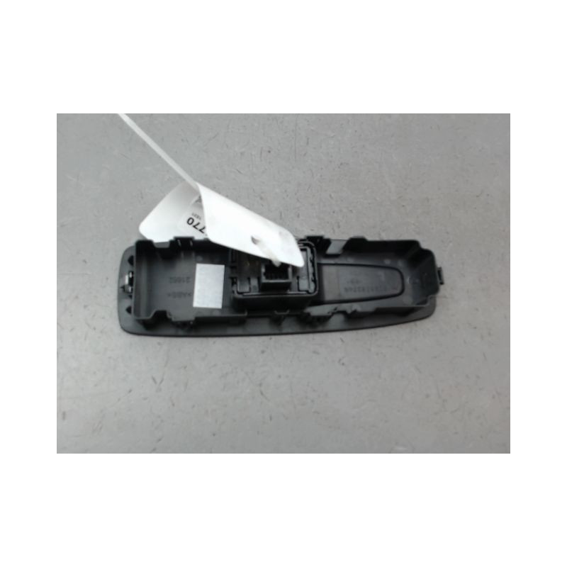 COMMANDE LEVE-GLACE PORTE AVD RENAULT MEGANE